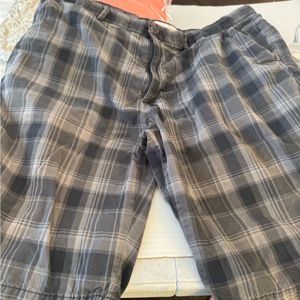 Calvin Klein Men's Plaid Shorts - Black and Gray